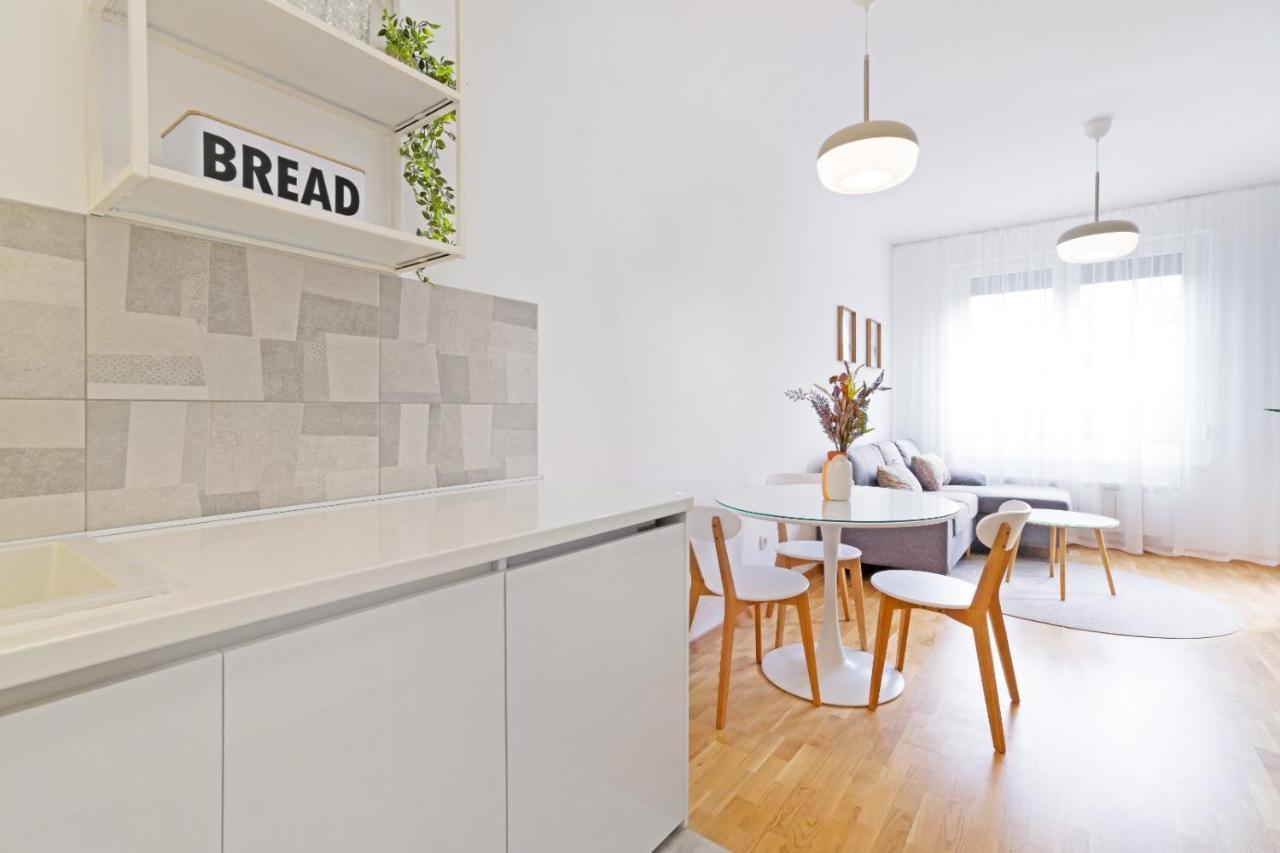Goldenboy Apartments, بانيا لوكا المظهر الخارجي الصورة